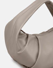 Laden Sie das Bild in den Galerie-Viewer, Tasche Greta Essential I Cappuccino Beige