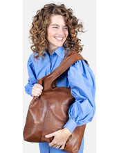 Laden Sie das Bild in den Galerie-Viewer, Tasche Lyra Shopper I Walnut