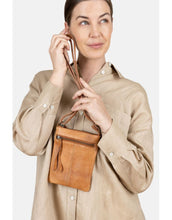 Laden Sie das Bild in den Galerie-Viewer, Tasche Oulu I Burned Tan