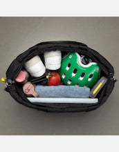 Laden Sie das Bild in den Galerie-Viewer, Padded Tote Bag Large I Black