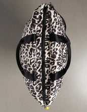 Laden Sie das Bild in den Galerie-Viewer, Padded Tote Bag Large I Leo Splashes Black/Sand