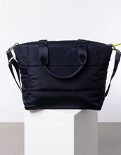 Laden Sie das Bild in den Galerie-Viewer, Padded Tote Bag Medium I Black