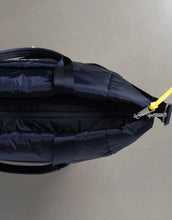 Laden Sie das Bild in den Galerie-Viewer, Padded Tote Bag Medium I Black