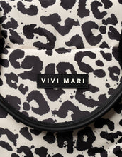 Laden Sie das Bild in den Galerie-Viewer, Padded Tote Bag Medium I Leo Splashes Black/Sand