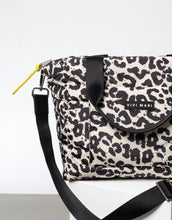 Laden Sie das Bild in den Galerie-Viewer, Padded Tote Bag Medium I Leo Splashes Black/Sand