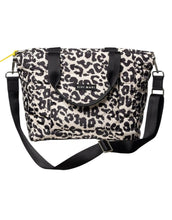 Laden Sie das Bild in den Galerie-Viewer, Padded Tote Bag Medium I Leo Splashes Black/Sand