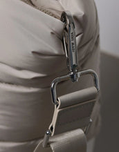 Laden Sie das Bild in den Galerie-Viewer, Padded Tote Bag Medium I Stone