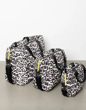 Laden Sie das Bild in den Galerie-Viewer, Padded Tote Bag Small I Leo Splashes Black/Sand