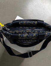 Laden Sie das Bild in den Galerie-Viewer, Padded Tote Bag Small I Leo Splashes Navy/Olive
