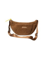 Laden Sie das Bild in den Galerie-Viewer, Teddy Hip Bag Medium I Caramel
