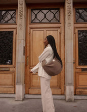 Laden Sie das Bild in den Galerie-Viewer, Cross Body Umhängetasche Teddy I Brown