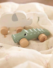 Laden Sie das Bild in den Galerie-Viewer, Holzelefant auf Rädern I Jungle Jambo