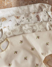 Laden Sie das Bild in den Galerie-Viewer, Ärmellätzchen Animals I Nougat