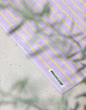 Laden Sie das Bild in den Galerie-Viewer, Badematte Naram I Lilac/Neon Yellow