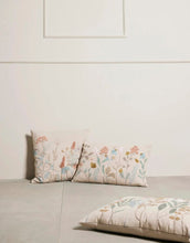 Laden Sie das Bild in den Galerie-Viewer, Kissen Inielle 60x40 cm I Leinen