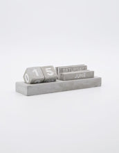 Laden Sie das Bild in den Galerie-Viewer, Kalender Eternity I Grau