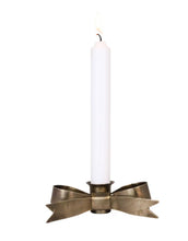 Laden Sie das Bild in den Galerie-Viewer, Kerzenhalter Tove Bow I Antique Brass