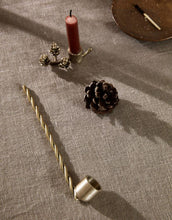 Laden Sie das Bild in den Galerie-Viewer, Kerzenlöscher Twist I Brass