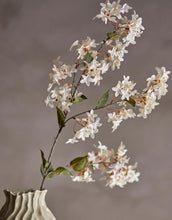 Laden Sie das Bild in den Galerie-Viewer, Kunstblume Myrtle Zweig I Weiß