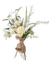 Laden Sie das Bild in den Galerie-Viewer, Kunstblumenstrauß Symphonie I Weiß