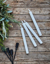 Laden Sie das Bild in den Galerie-Viewer, Stabkerze LED 2er-Set Large I Weiß
