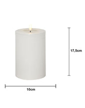 Laden Sie das Bild in den Galerie-Viewer, Stumpenkerze LED Flamme Flow Big 17,5 cm Weiß von Star Trading, naturgetreue Flamme, warmweißes LED-Licht, Timerfunktion, batteriebetrieben, für Innenbereiche.