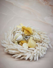 Laden Sie das Bild in den Galerie-Viewer, Hängedekoration Osterei Dehlia I Gelb