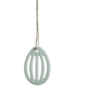 Laden Sie das Bild in den Galerie-Viewer, Hängedekoration Osterei Dehlia I Salbei
