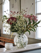 Laden Sie das Bild in den Galerie-Viewer, Kerzenhalter Ellen Large I Dot