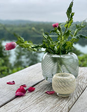 Laden Sie das Bild in den Galerie-Viewer, Teelichthalter Leero I Yellow