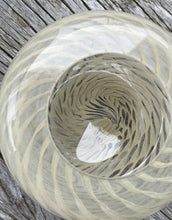 Laden Sie das Bild in den Galerie-Viewer, Teelichthalter Leero I Yellow