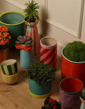 Laden Sie das Bild in den Galerie-Viewer, Vase Streifen I Rot/Rosa