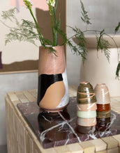 Laden Sie das Bild in den Galerie-Viewer, Vase Handbemalt