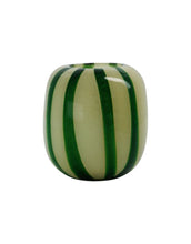 Laden Sie das Bild in den Galerie-Viewer, Vase Hope I Green