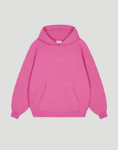 Laden Sie das Bild in den Galerie-Viewer, OH APRIL Hoodie Boyfriend Nostalgia Heart in Candy – oversized geschnittener Kapuzenpullover aus Baumwollmix mit Stickerei und Herzprint auf dem Rücken.