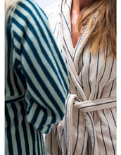 Laden Sie das Bild in den Galerie-Viewer, Bademantel Naram I Creme/Ink