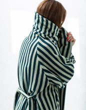 Laden Sie das Bild in den Galerie-Viewer, Bademantel Naram I Seafoam/Deep Teal