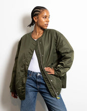 Laden Sie das Bild in den Galerie-Viewer, Bomber Wendejacke I Olive/Leo Navy-Olive