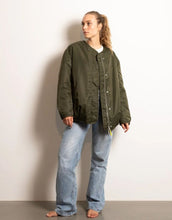 Laden Sie das Bild in den Galerie-Viewer, Bomber Wendejacke I Olive/Leo Navy-Olive