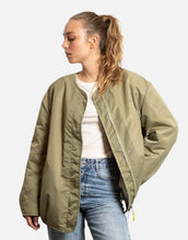 Laden Sie das Bild in den Galerie-Viewer, Bomber Wendejacke I Pale Olive/Sand