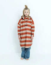 Laden Sie das Bild in den Galerie-Viewer, Raincoat Kids I Bold Stripes Cinnamon/Latte