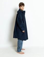 Laden Sie das Bild in den Galerie-Viewer, Raincoat Kids I Solid Navy