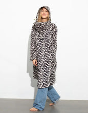 Laden Sie das Bild in den Galerie-Viewer, Raincoat I Leo Splashes Black/Sand