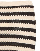 Laden Sie das Bild in den Galerie-Viewer, Rock Ihbirdis I Black/Almond Milk Stripe