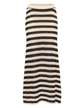 Laden Sie das Bild in den Galerie-Viewer, Rock Ihbirdis I Black/Almond Milk Stripe