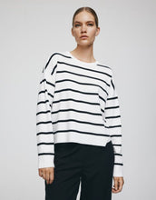 Laden Sie das Bild in den Galerie-Viewer, Pullover Maura Rachelle Stripe I Ice/Black