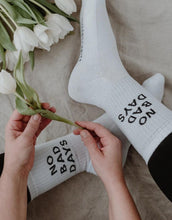 Laden Sie das Bild in den Galerie-Viewer, Socken I No Bad Days