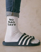 Laden Sie das Bild in den Galerie-Viewer, Socken I No Bad Days