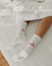Laden Sie das Bild in den Galerie-Viewer, Socken Limited Edition I Not Married