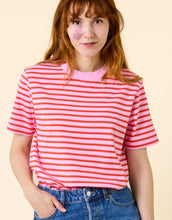 Laden Sie das Bild in den Galerie-Viewer, T-Shirt Gestreift I Pink/Rot
